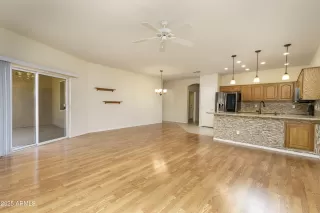 Photo #5: 6917488 Listing