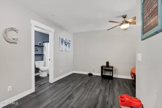 Photo #5: 6917489 Listing