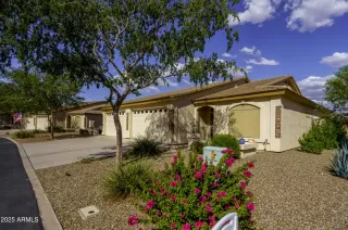 Photo #1: 6917702 Listing