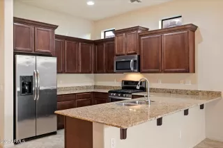 Photo #2: 6917793 Listing