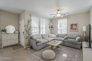 Photo #5: 6917959 Listing