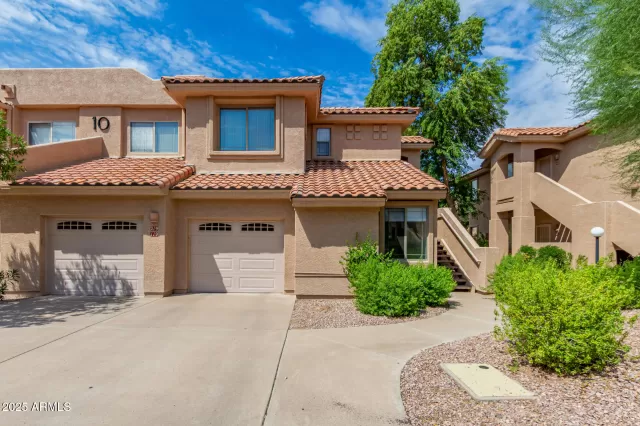 MLS: 6918036 Condo For Sale