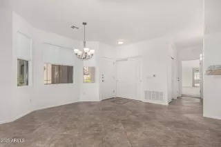 Photo #4: 6918036 Listing