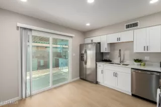 Photo #6: 6918068 Listing