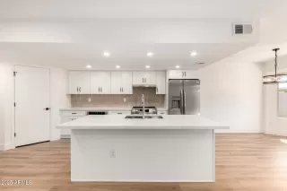 Photo #6: 6918144 Listing