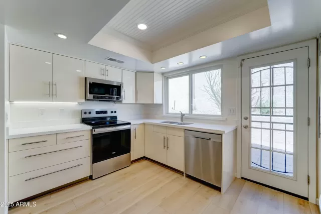 MLS: 6918188 Condo For Sale