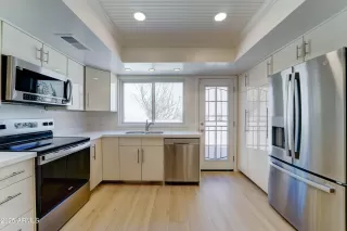 Photo #3: 6918188 Listing