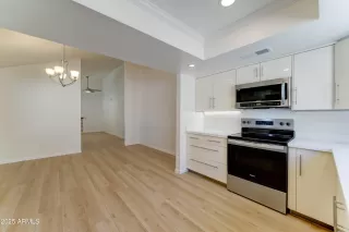 Photo #4: 6918188 Listing