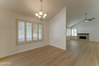 Photo #5: 6918188 Listing