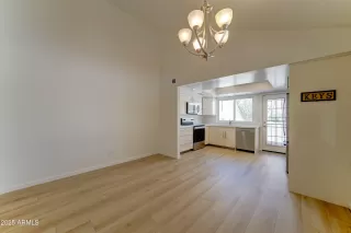 Photo #6: 6918188 Listing