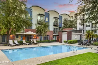 More Details about MLS # 6918253 : 525 W LAKESIDE DRIVE#140