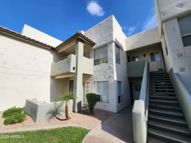 MLS: 6918255 Condo For Sale