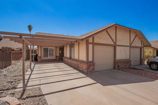 MLS: 6918548 Condo For Sale