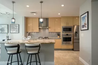 Photo #3: 6918674 Listing