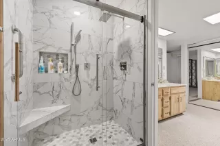 Photo #3: 6918746 Listing 