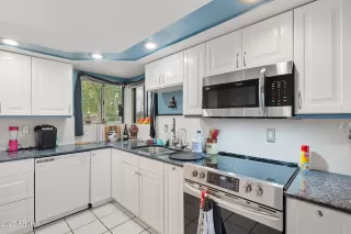 Photo #4: 6918746 Listing 