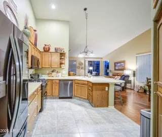 Photo #6: 6918757 Listing