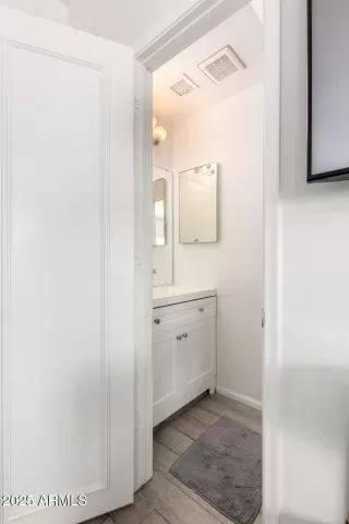 Photo #6: 6918803 Listing 