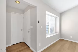 Photo #5: 6918852 Listing