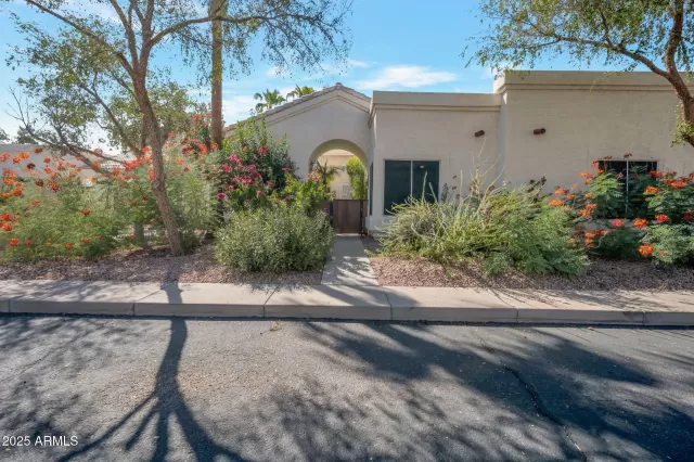 MLS: 6918951 Condo For Sale