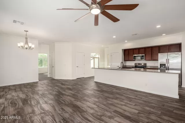 MLS: 6919082 Condo For Sale