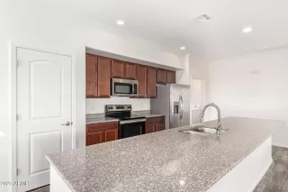 Photo #4: 6919082 Listing