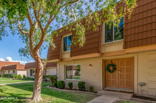 MLS: 6919174 Condo For Sale