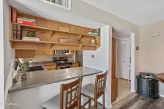 Photo #5: 6919413 Listing