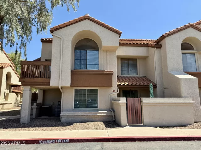 MLS: 6919428 Condo For Sale