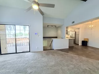 Photo #4: 6919428 Listing