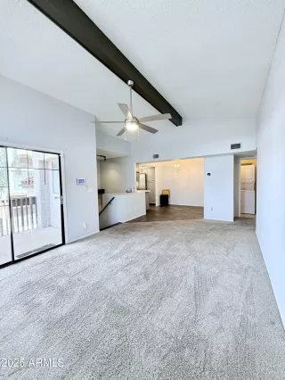 Photo #5: 6919428 Listing