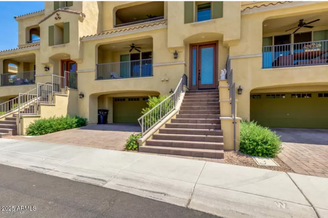 MLS: 6919460 Condo For Sale