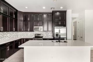 Photo #5: 6919460 Listing 