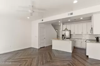 Photo #6: 6919466 Listing 