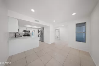 Photo #3: 6919636 Listing