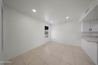 Photo #4: 6919636 Listing