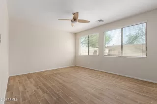 Photo #3: 6920195 Listing