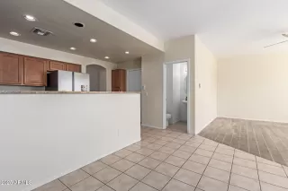 Photo #6: 6920195 Listing