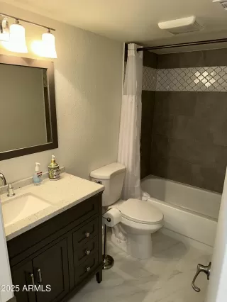 Photo #6: 6920761 Listing 