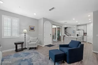 Photo #2: 6921129 Listing 