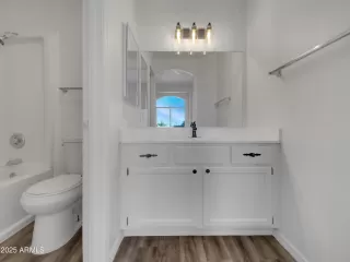 Photo #6: 6921131 Listing