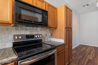 Photo #5: 6921152 Listing 