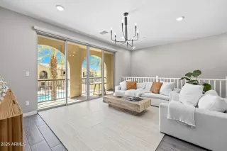 More Details about MLS # 6921190 : 155 N LAKEVIEW BOULEVARD 221#221