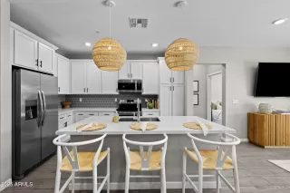 Photo #5: 6921190 Listing