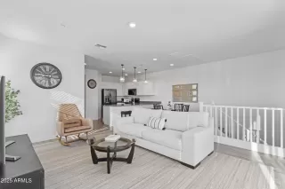 Photo #2: 6921233 Listing