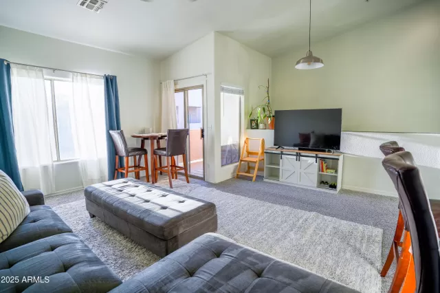 MLS: 6921237 Condo For Sale