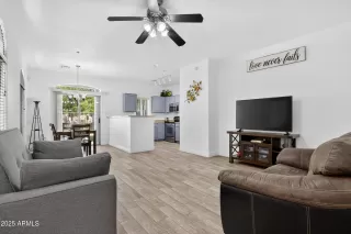 Photo #4: 6921407 Listing