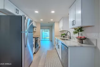 Photo #6: 6921555 Listing 