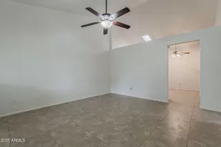 Photo #5: 6921611 Listing 