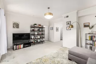 Photo #5: 6921639 Listing 